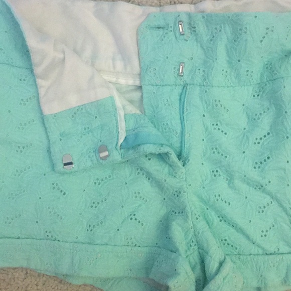 Shorts - Picture 3 of 3